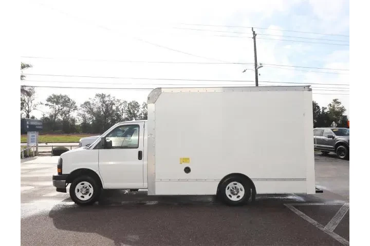 $34767 : GMC Savana 2022 3500 2dr 139 image 5