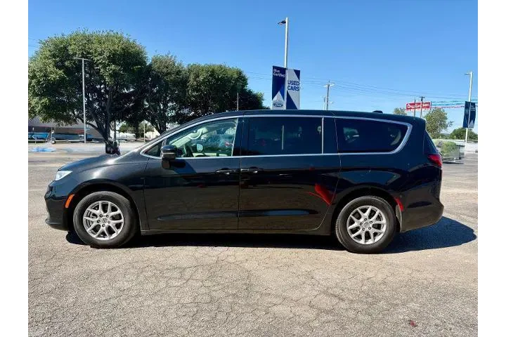 $23273 : Chrysler Pacifica 2023 Touri image 8