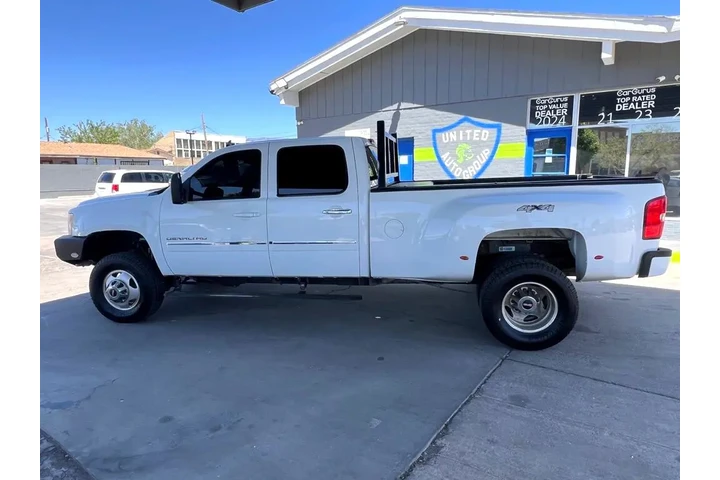2013 GMC Sierra 3500HD Denali image 8