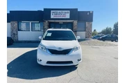 2017 Sienna SE 8-Passenger