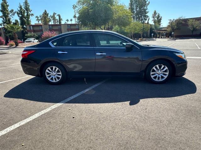 $7995 : 2017 Altima 2.5 S image 4