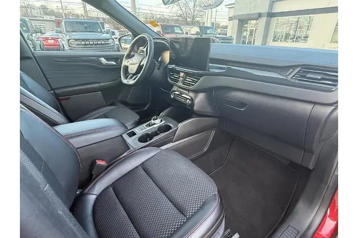 $29988 : Ford Escape 2024 AWD ST-Line image 9