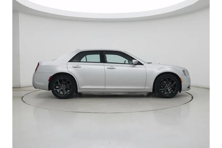 $24998 : Chrysler 300 2023 S V6 4dr S image 7