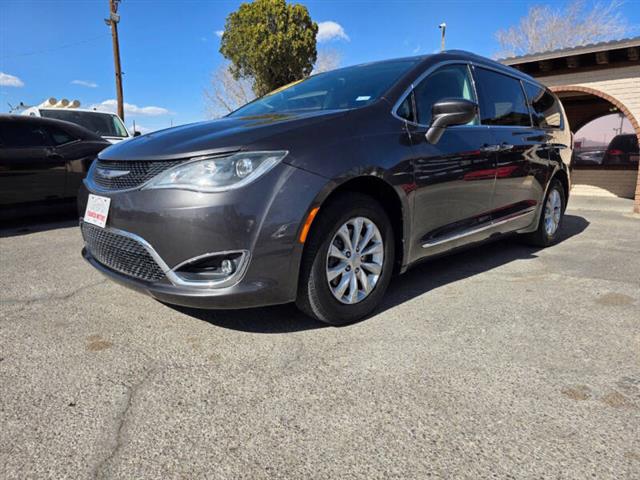 $13995 : 2019 Pacifica Touring L image 8