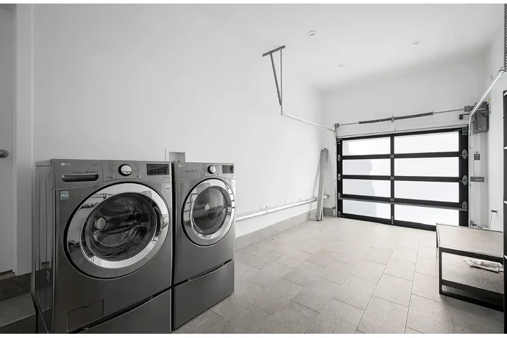 $3500 : 3 bedroom house available image 7