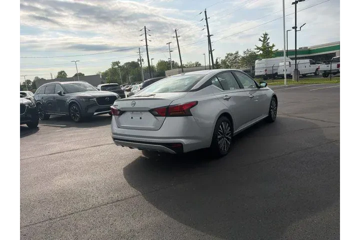 $23980 : Nissan Altima 2025 2.5 SV 4d image 9