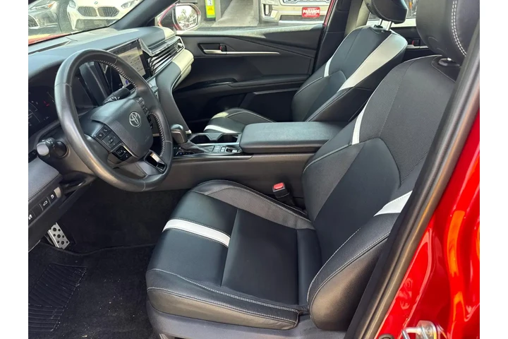 2025 Camry Hybrid SE image 7