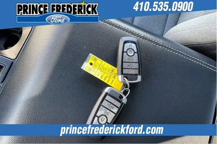 $35988 : Ford F-150 2022 4x4 XLT 4dr image 10