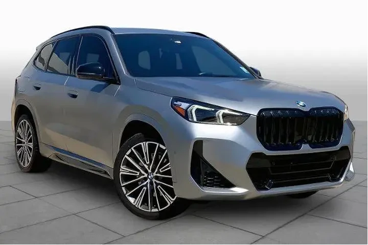 $31893 : BMW X1 2023 AWD xDrive28i 4d image 3