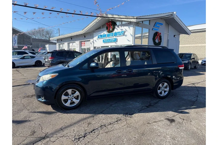 $9998 : Toyota Sienna 2012 LE 7-Pass image 4