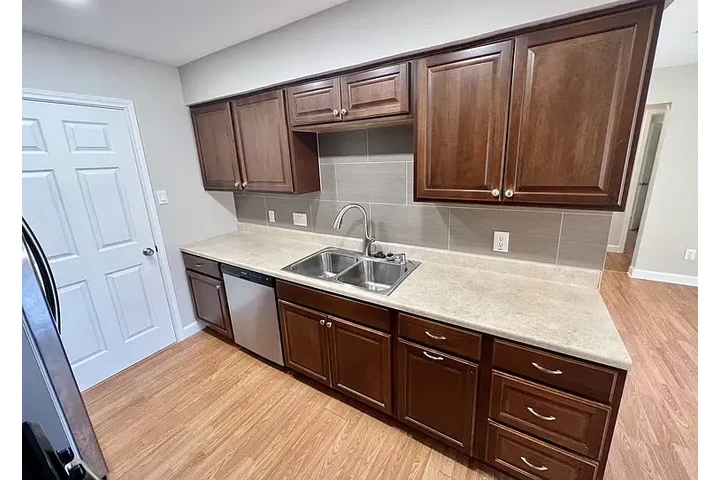 $1650 : HOUSE RENT AVAILABLE AUSTIN TX image 7