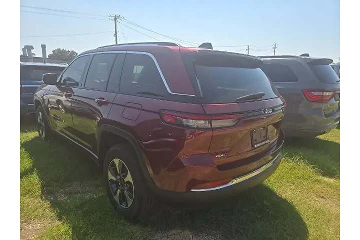 $25194 : Jeep Grand Cherokee 2022 4x4 image 2