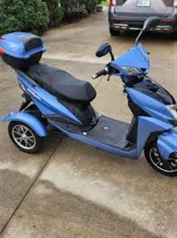 $1200 : EWheels EW-10 Sport 3 Wheel Sc image 1