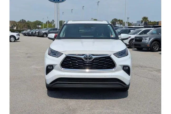 $38995 : Toyota Highlander 2023 XSE 4 image 2