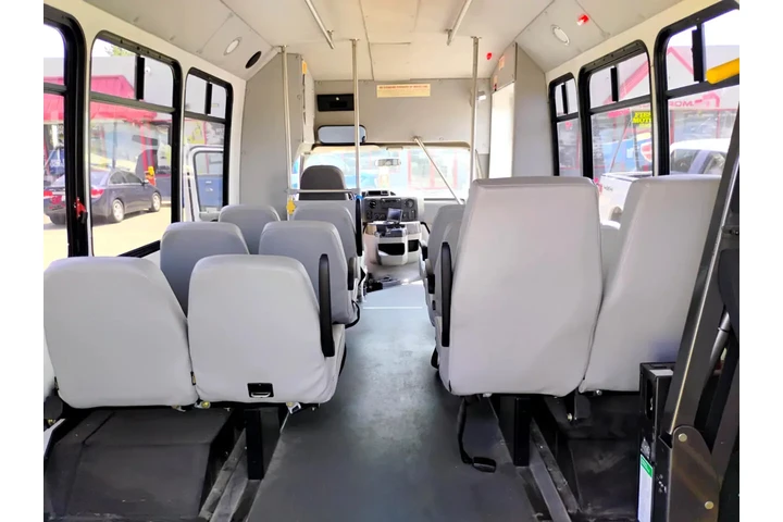 $9999 : 2015 Econoline E450 image 7
