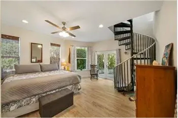 $5500 : Rental property with 5 bedro image 8