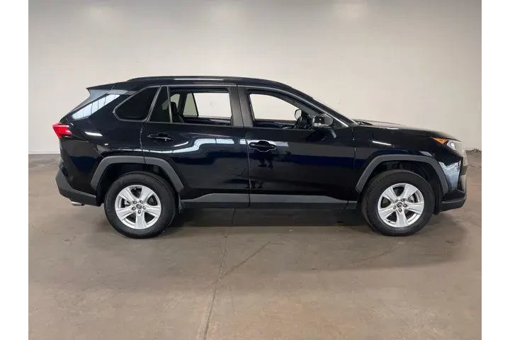 $24972 : Toyota RAV4 2020 XLE 4dr SUV image 2