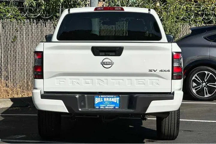 $26310 : Nissan Frontier 2024 4x4 S 4 image 8