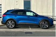 $22900 : Ford Escape 2022 SE 4dr SUV thumbnail