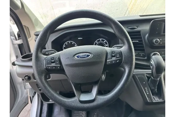 $32000 : Ford Transit 2023 250 3dr SW image 9