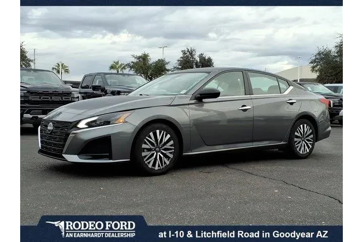 $18777 : Nissan Altima 2024 2.5 SV 4d image 1