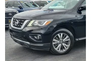 $17990 : Nissan Pathfinder 2020 SV 4d thumbnail