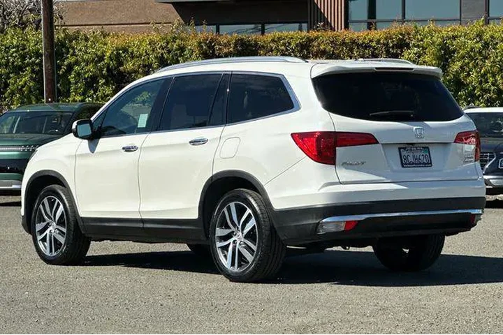$17690 : Honda Pilot 2017 AWD Touring image 9