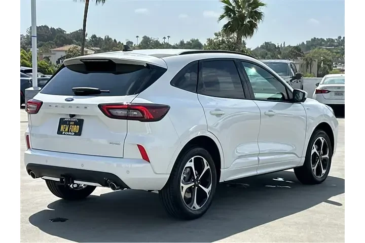 $30000 : Ford Escape 2024 AWD ST-Line image 6