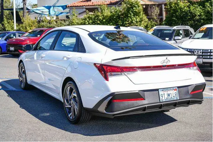 $24500 : Hyundai ELANTRA 2025 SEL Spo image 9