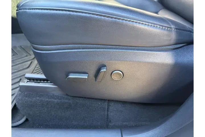 $26822 : Tesla Model Y 2024 Long Rang image 6