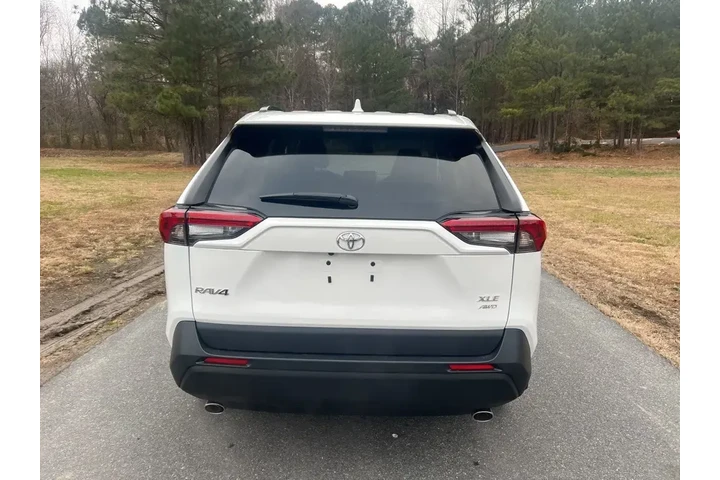 $34777 : Toyota RAV4 2025 AWD XLE 4dr image 6