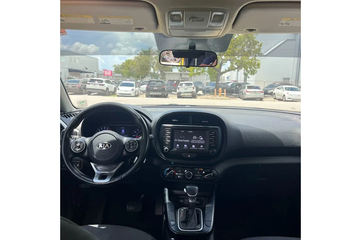 $15000 : 🚘 Kia Soul 2020 image 1