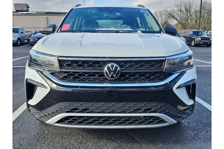 $17895 : Volkswagen Taos 2024 S 4dr S image 3