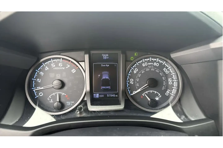 $25021 : Toyota Tacoma 2017 4x2 TRD O image 10