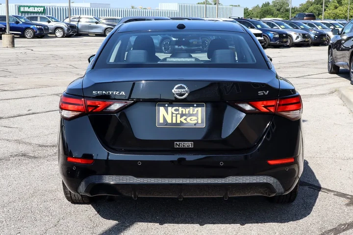 $17988 : 2023 Sentra SV image 5
