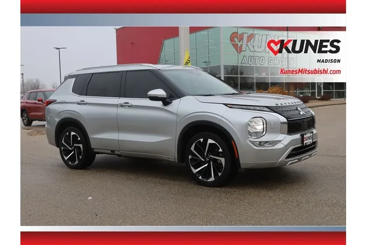 $17477 : Mitsubishi Outlander 2022 AW image 1