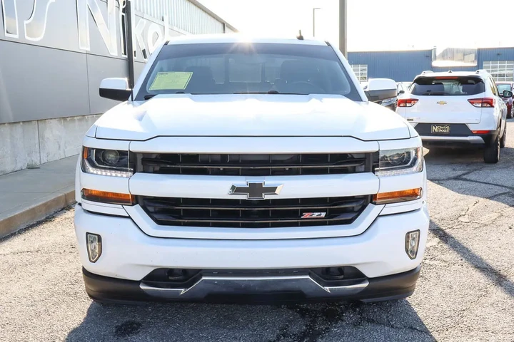 $25548 : 2018 Silverado 1500 4WD Crew image 2
