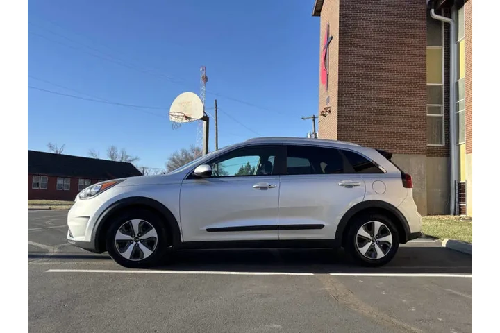 $7999 : 2017 Niro LX image 8