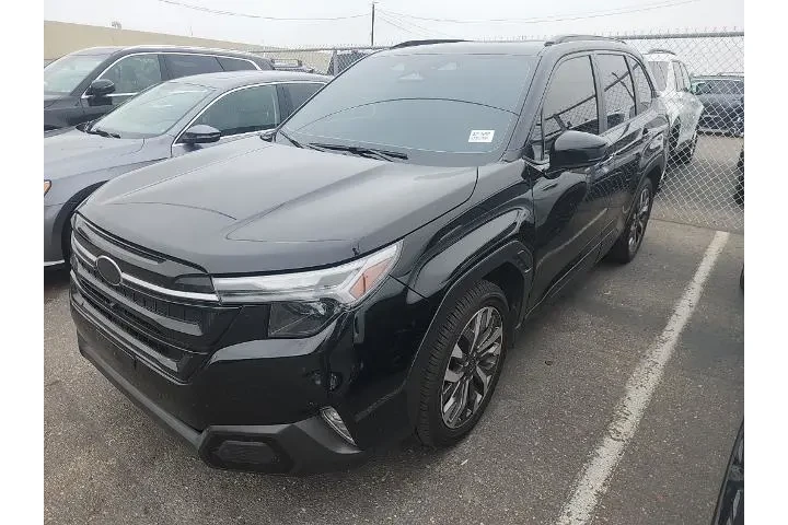 $33762 : Subaru Forester 2025 AWD Tou image 3