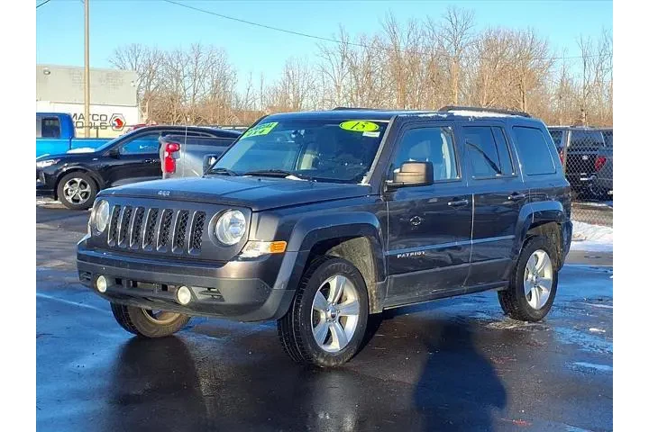 $3988 : Jeep Patriot 2015 4x4 Latitu image 1
