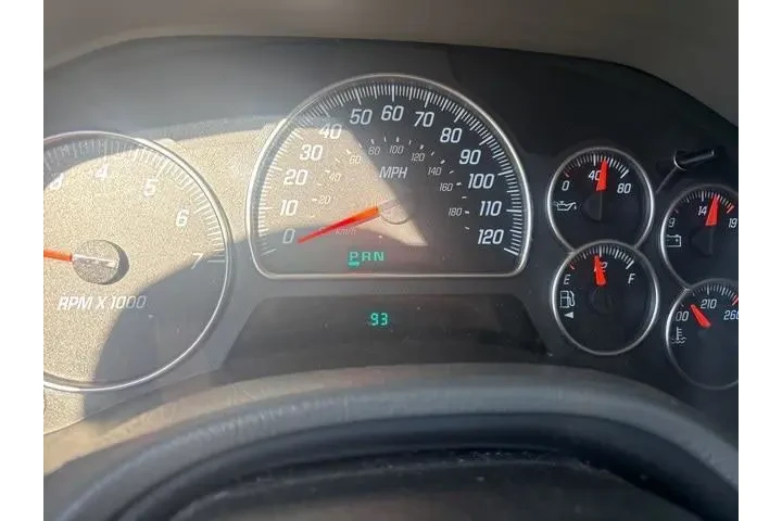 $6539 : GMC Envoy XL 2004 SLE 4dr SU image 10