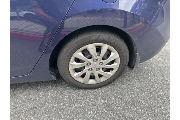 $7761 : Hyundai ELANTRA 2013 GLS 4dr image 4