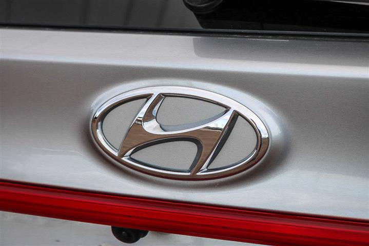 $28990 : Pre-Owned 2023 Hyundai Santa image 10