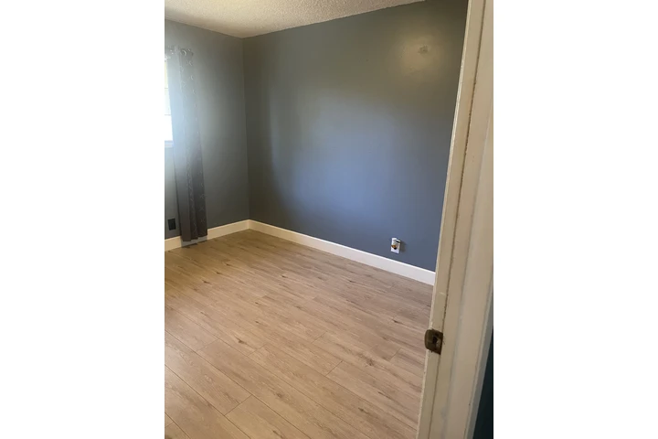 $800 : Cuarto de renta image 2