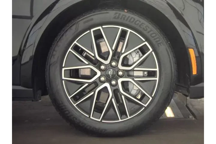 $33999 : Ford Mustang Mach-E 2025 AWD image 10