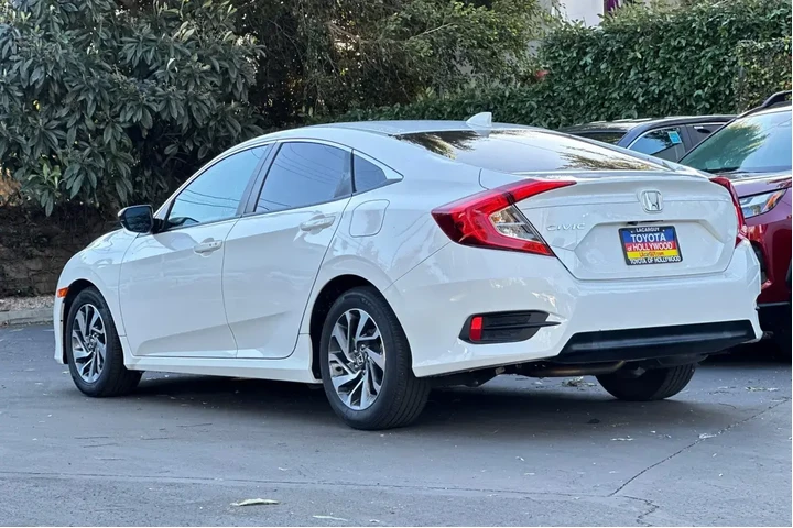 $17499 : Honda Civic 2018 EX 4dr Seda image 6