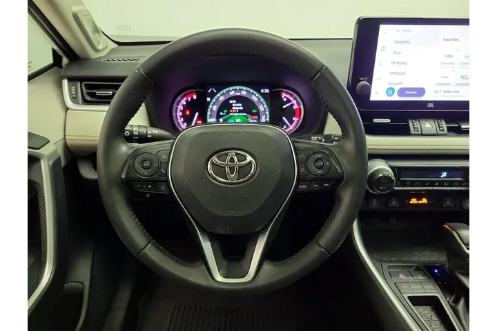 $28998 : Toyota RAV4 2023 XLE Premium image 10