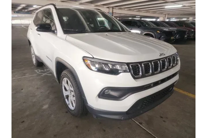 $21500 : Jeep Compass 2024 4x4 Latitu image 1