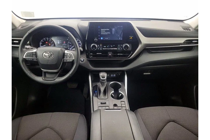 $28998 : Toyota Highlander 2023 AWD L image 9