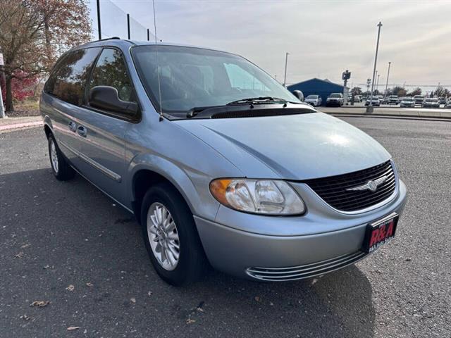 $6995 : 2004 Town and Country EX image 1